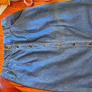 Super cute VINTAGE long skirt